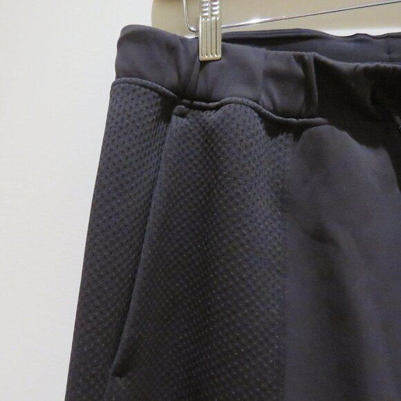 LULULEMON Mixed Fabric Relaxed-Fit Tapered High-Rise Pants in Black Barrel Large - Picture 6 of 14